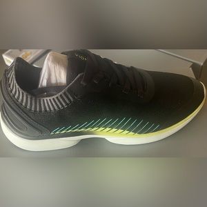 Vionic | Black Embolden Knit Sneaker - Women